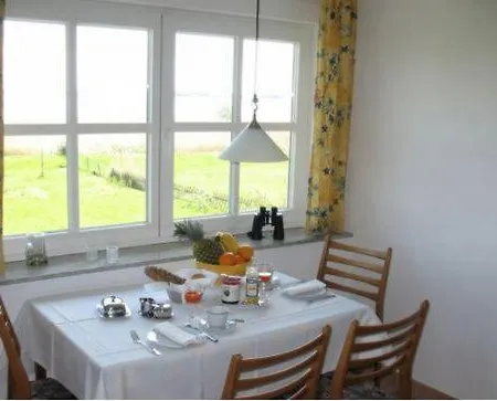 Haus Am Boddenufer Apartment